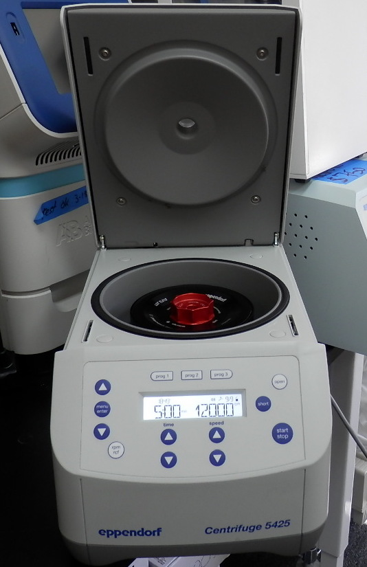 Centrifuges Eppendorf Centrifuge 5425